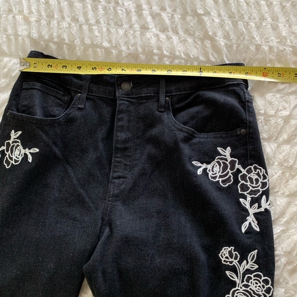 Levi’s women’s charcoal black embroidered flowers 721 high rise skinny 30 - Picture 11 of 15